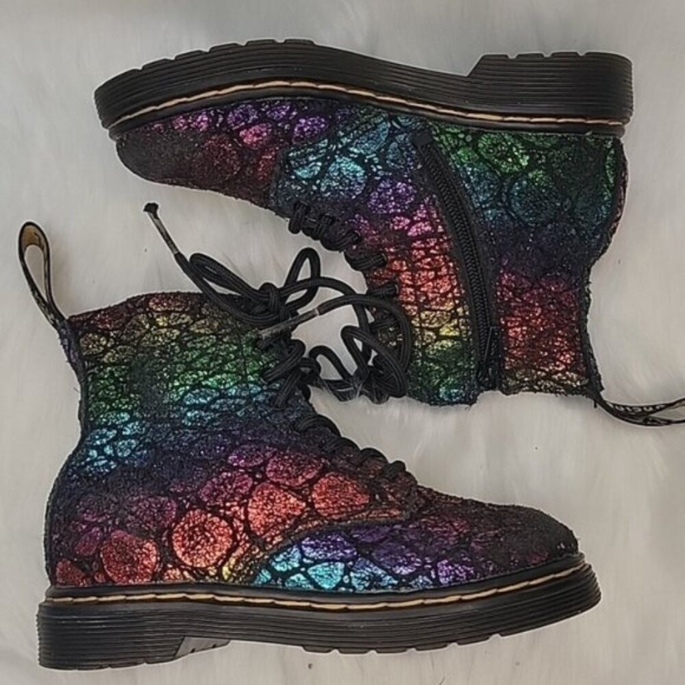DR. MARTENS 1460 Pascal Girl's‎ Metallic Rainbow Croc Mermaid Zip Punk Boots 9